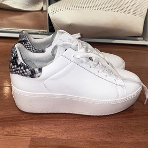 Flatform white fashion sneakers